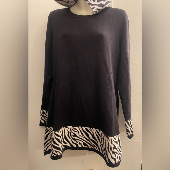 🚨New NOTATIONS Black Zebra Animal Print Sweater Dress with Scarf - Picture 2 of 4